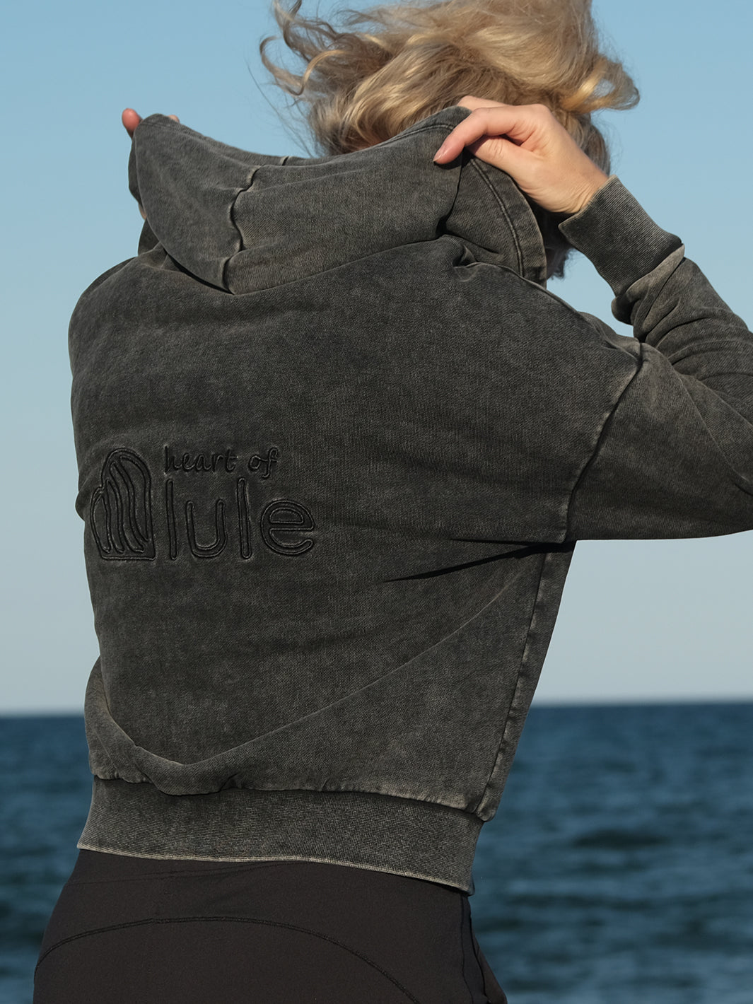 Lule Hoodie Black